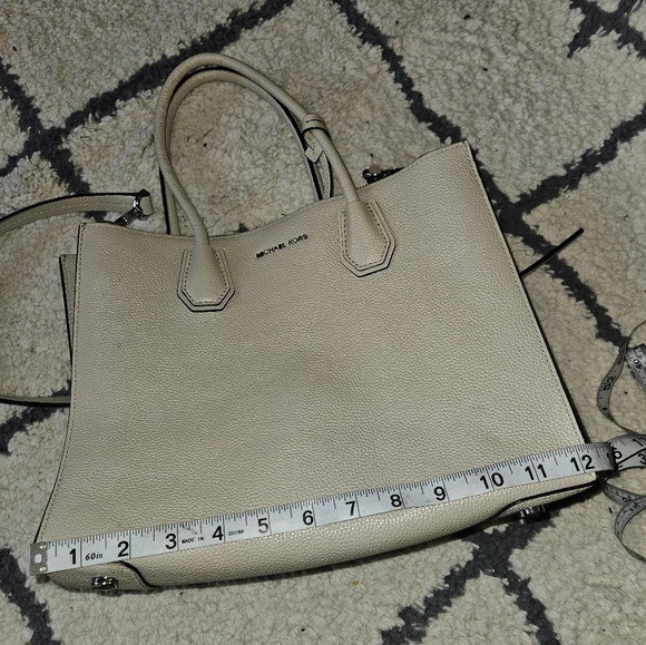 Michael Kors  3 pocket taupe medium sized leather handbag - Picture 6 of 8